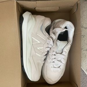 BRAND NEW NEW BALANCE 5740 WOMEN SIZE 6.5